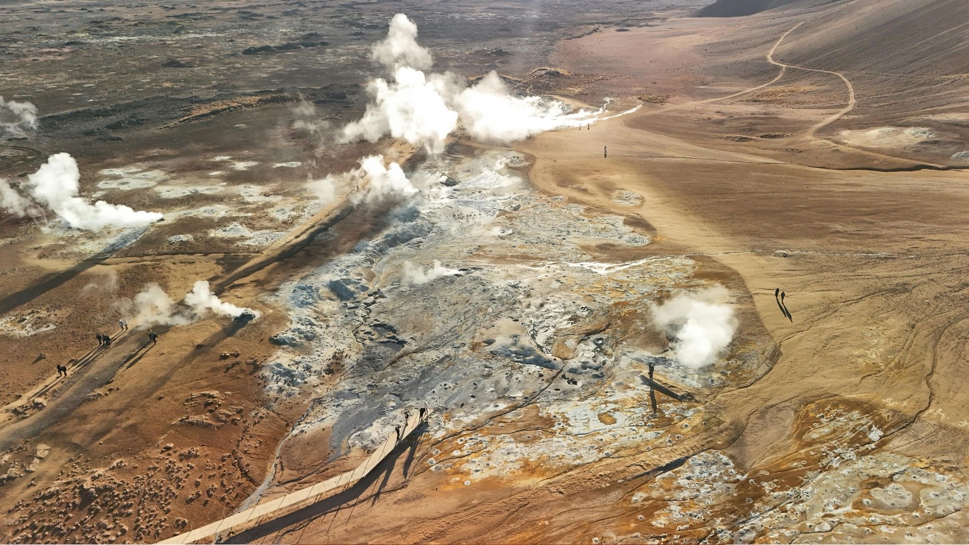 Ahli Geofisika Panas Bumi