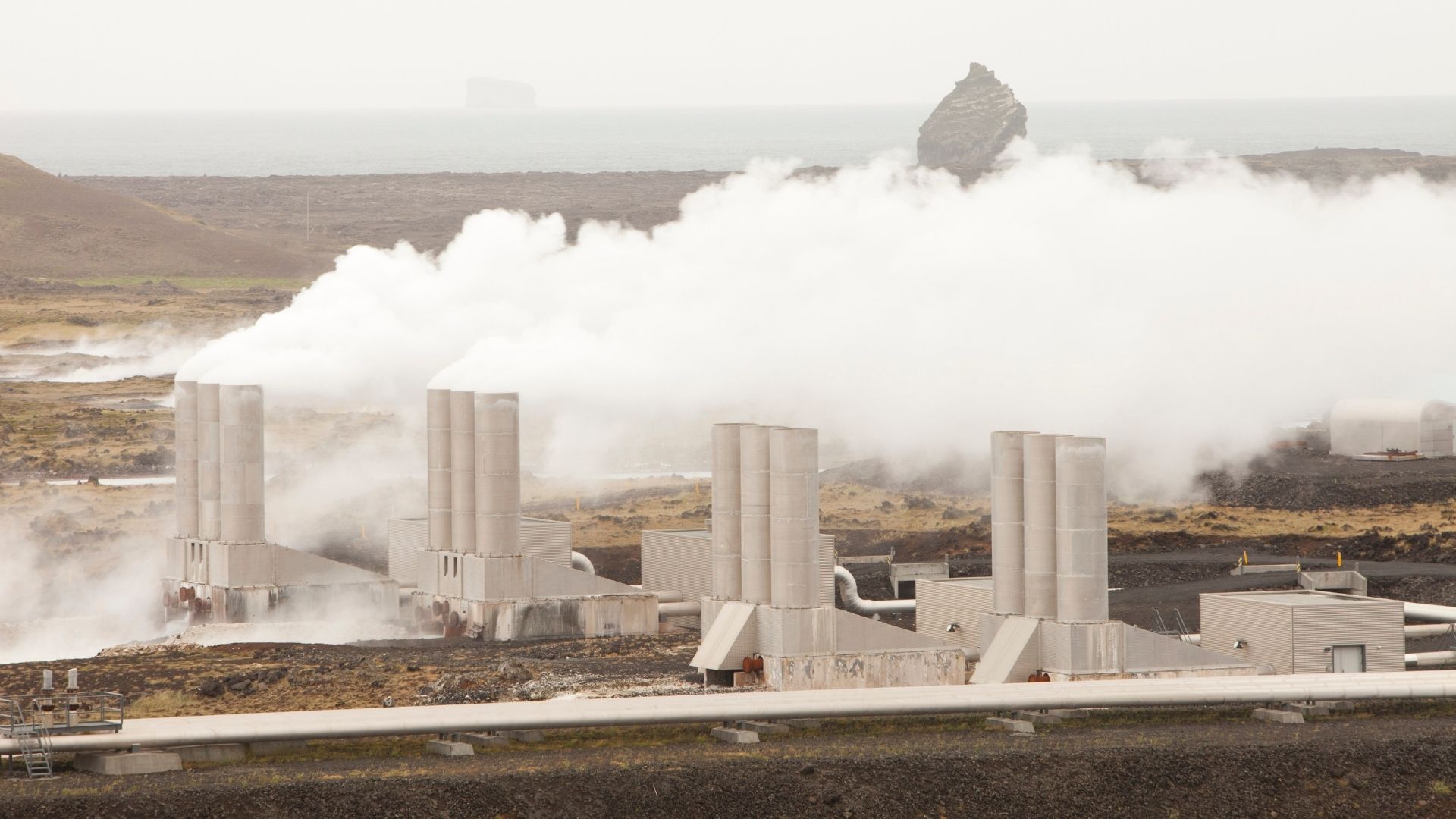 Ahli Geokimia Panas Bumi