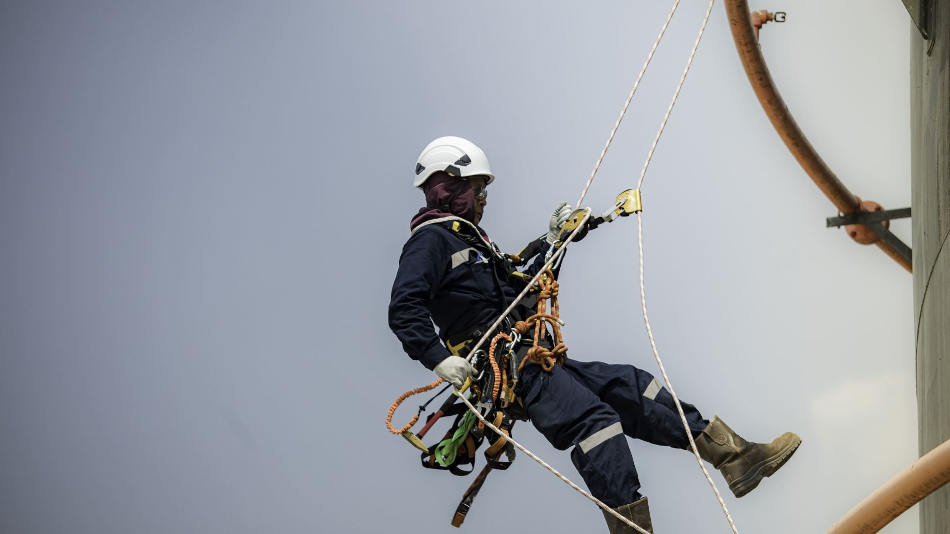 Tenaga Kerja Bangunan Tinggi (tkbkt) Tingkat 1