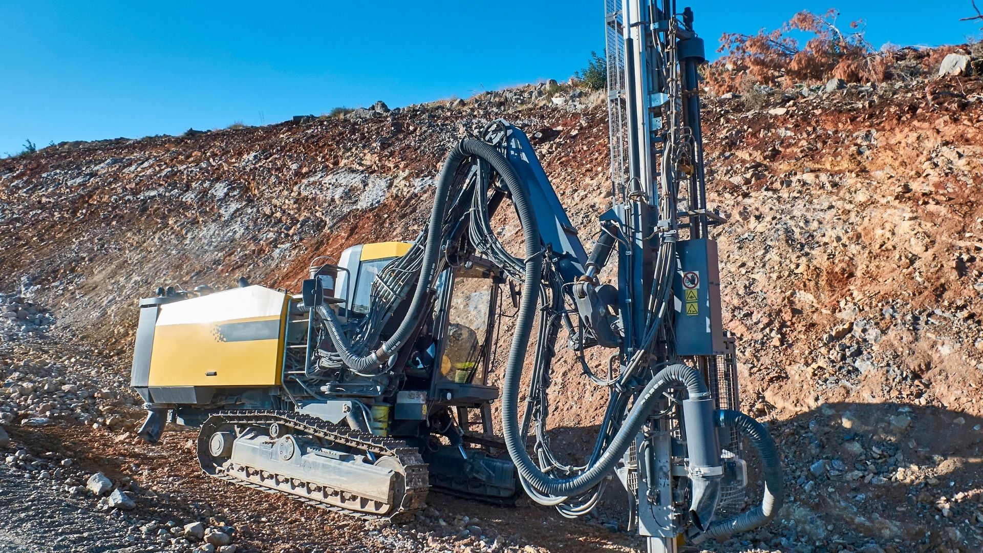 Operator Pengeboran Darat Panas Bumi